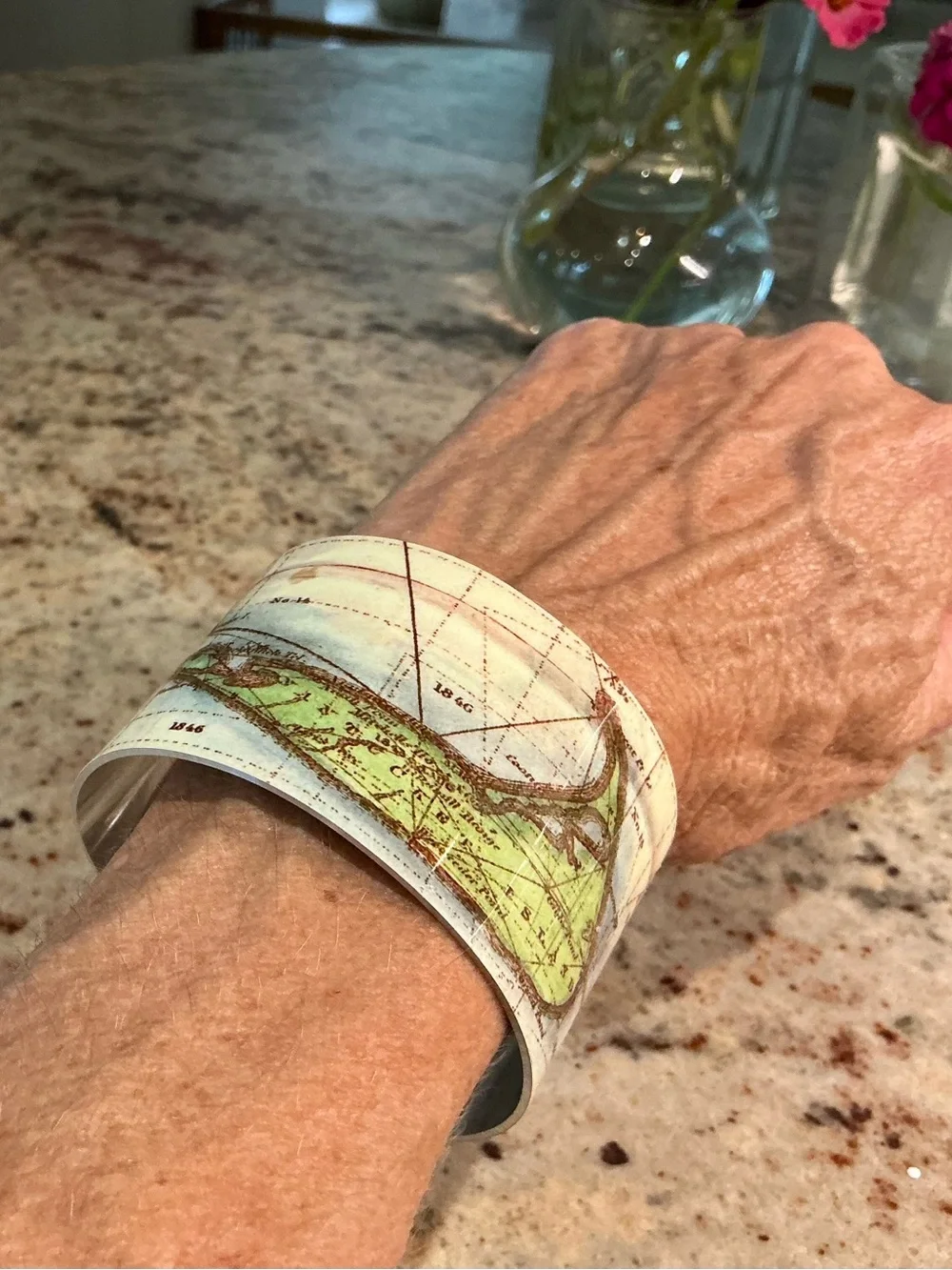 N/A stylish cuff